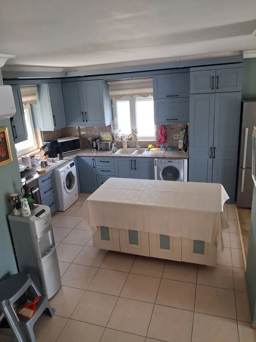 Fitted kitchen